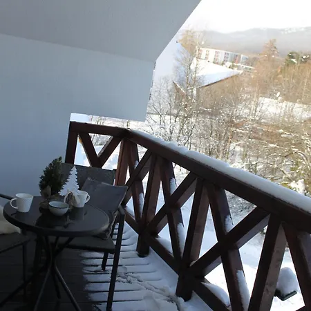 Hellene Snow Stary Smokovec *