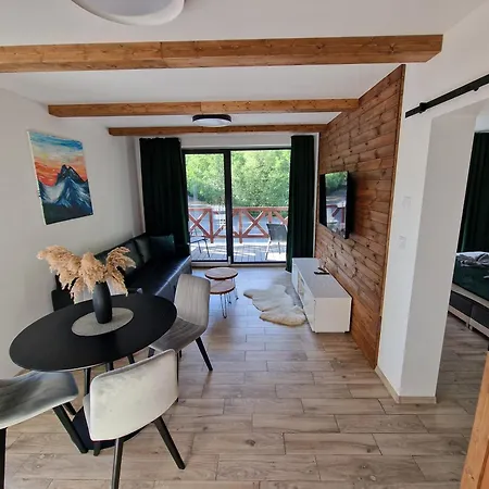 Hellene Snow Stary Smokovec